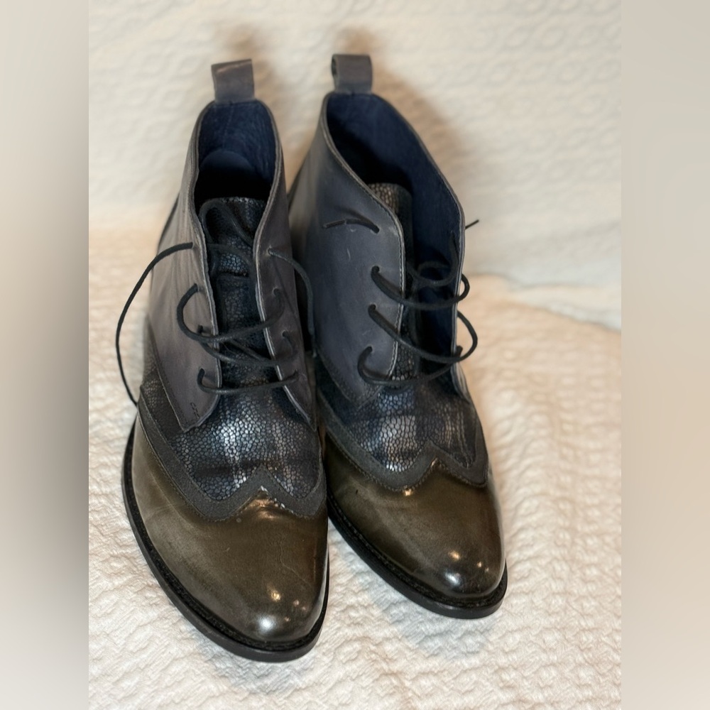 EU 40 Black and Gray Leather Shoes by unity in diversity